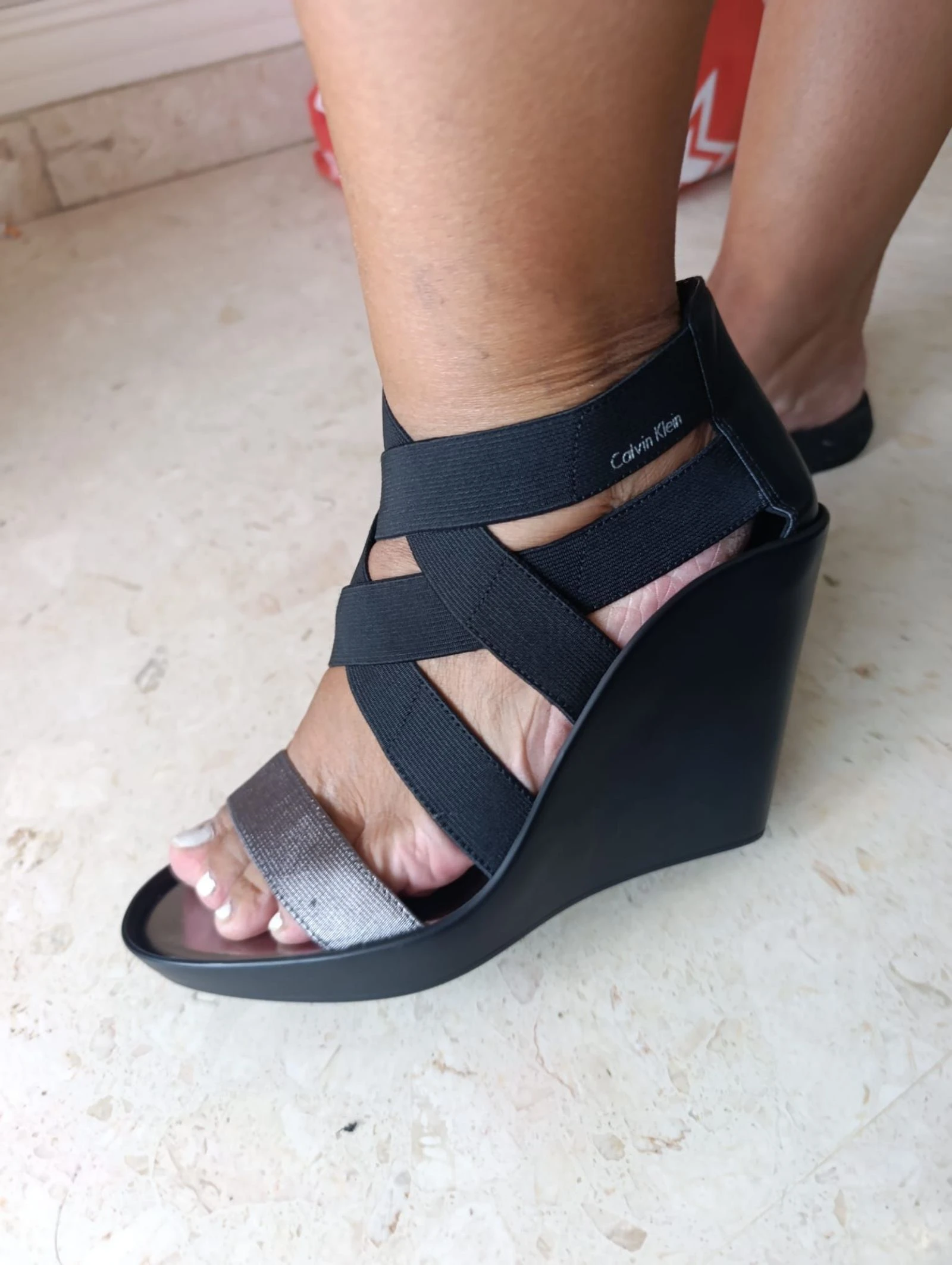 Sandalias Calvin Klein tiras cruzadas nr 38 